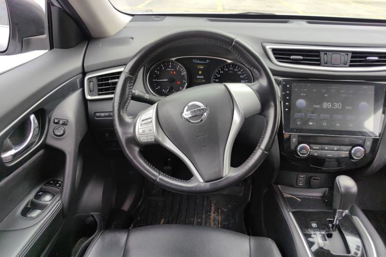 Used Nissan X-Trail 2015 2.5L CVT Leading MAX Edition 4WD Steering Wheel