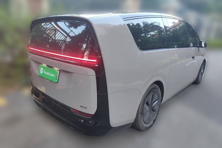 Used Li Auto MEGA 2024 Ultra Model
