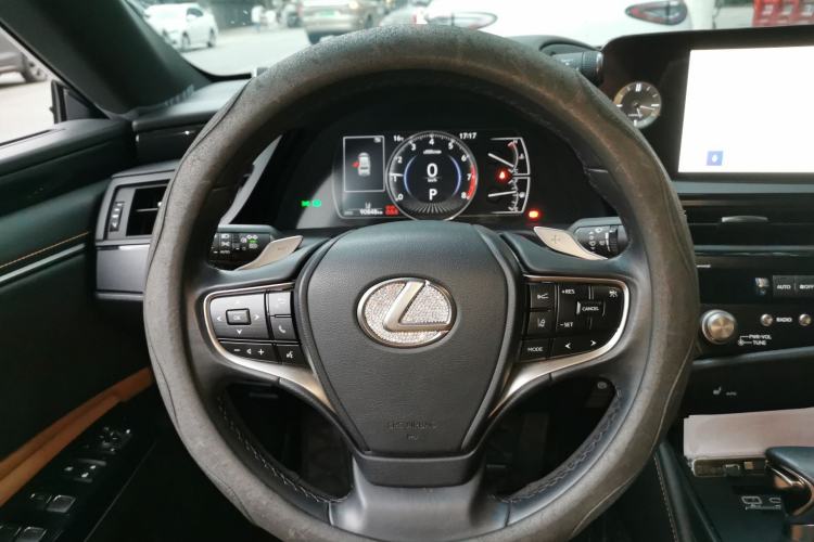 Used Lexus ES 2022 200 Excellence Edition

