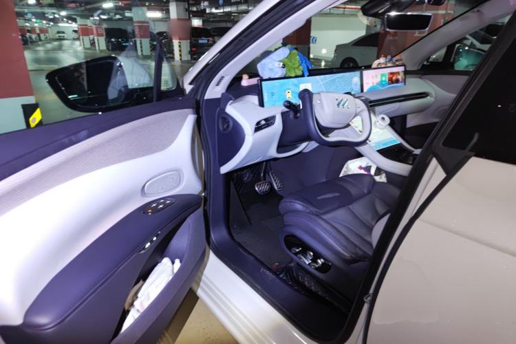 Used IM LS7 2023 90 kWh Elite Rear-Drive Version