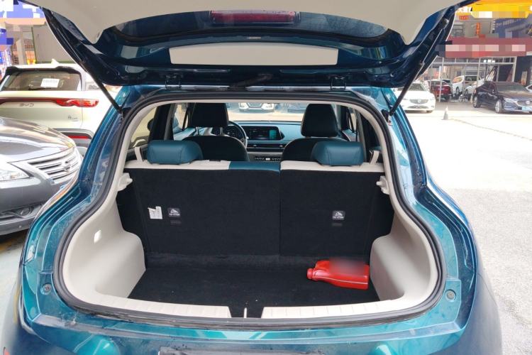 Used ORA Good Cat 2023 401 km Standard Range Luxury Version Lithium Iron Phosphate Trunk