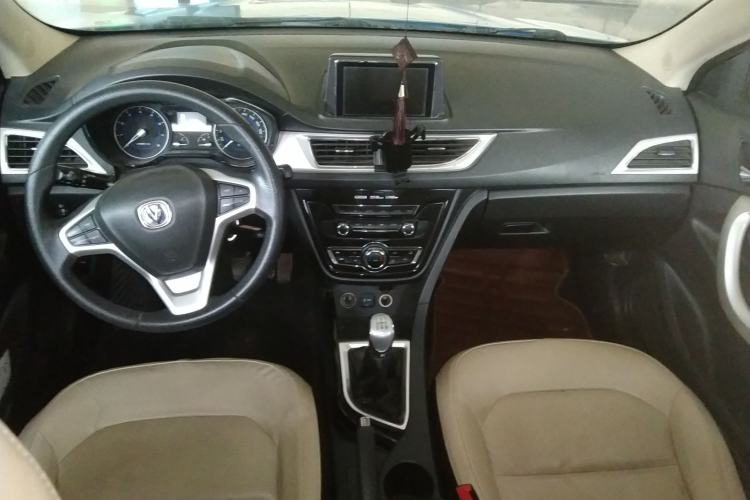 Used CHANGAN Alsvin V7 2015 1.6L Manual Enjoyment Model China IV Standard Center Console