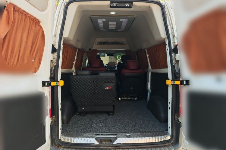 Used Ford Transit 2017 2.0T Diesel Multi-Purpose Commercial Vehicle Mid-Drive Mid-Roof China IV Standard
