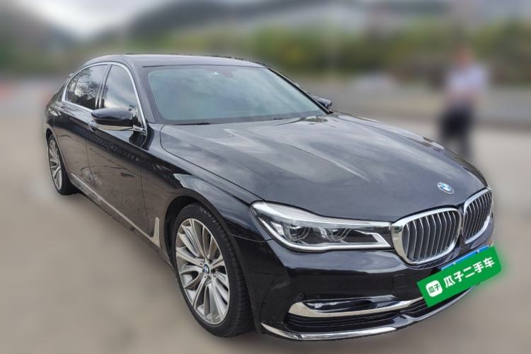 Used BMW 7 Series 2018 740Li Leading Model Excellence Package Front Right 45 Deg