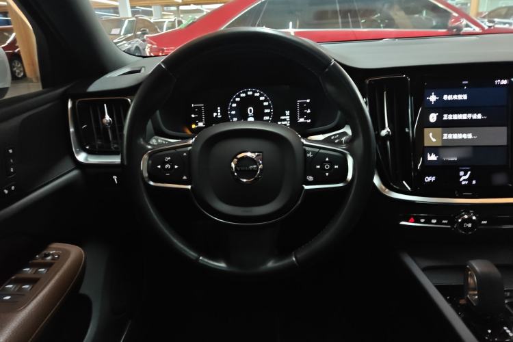Used Volvo S60 2022 B4 Zhiyi Luxury Edition
