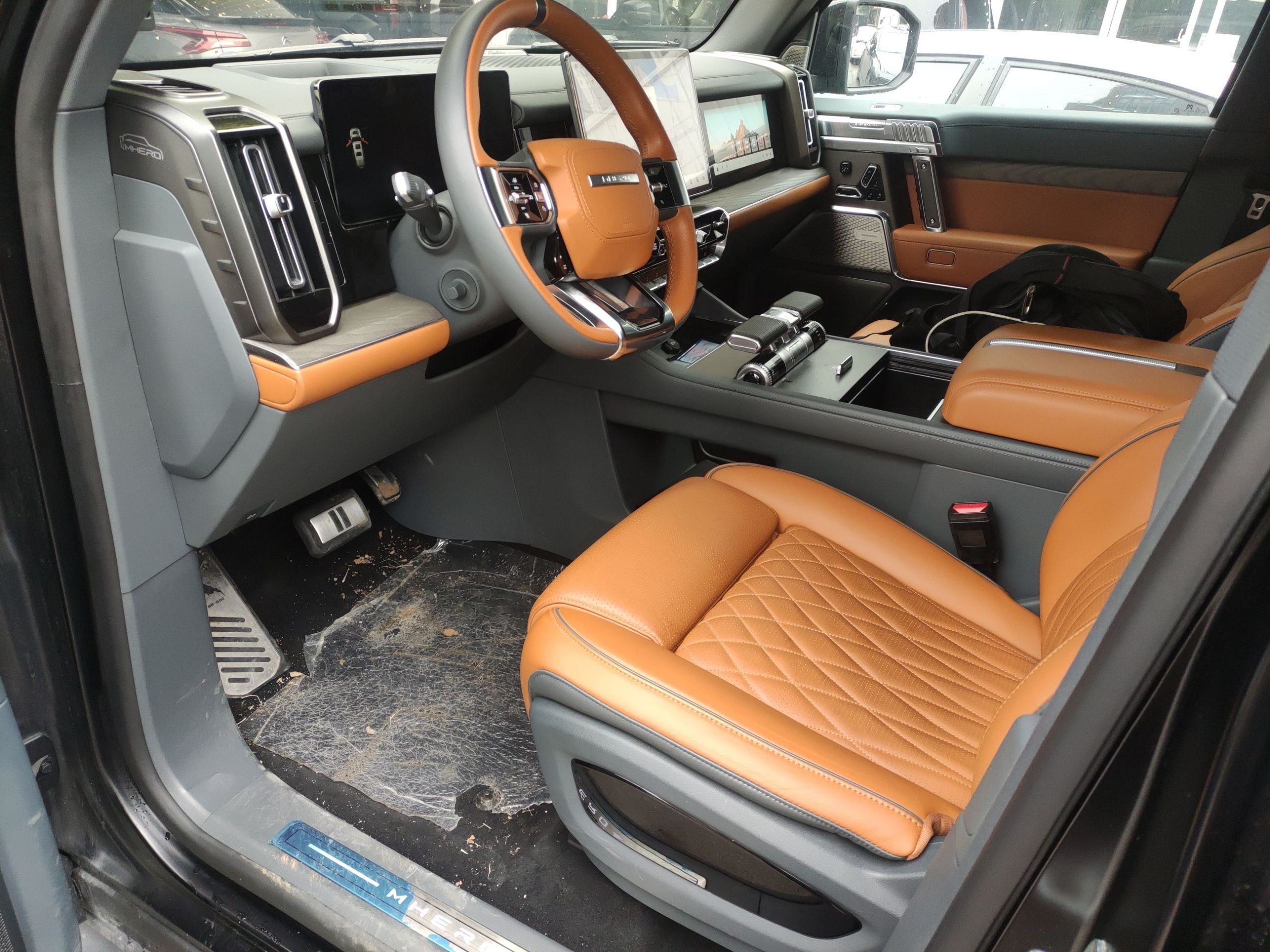 المقاعد الأمامية داخل السيارة