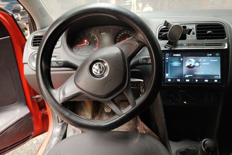 Used Volkswagen Polo 2016 1.4L Manual Fashion Model Steering Wheel