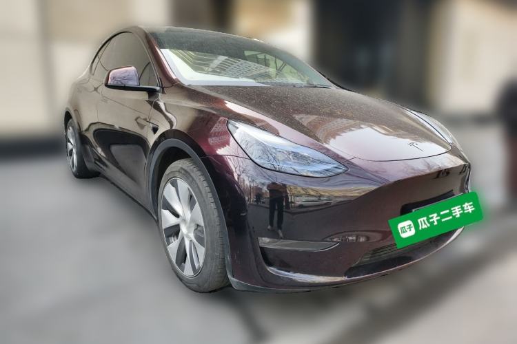 Used Tesla Model Y 2023 Long-Range All-Wheel-Drive Version