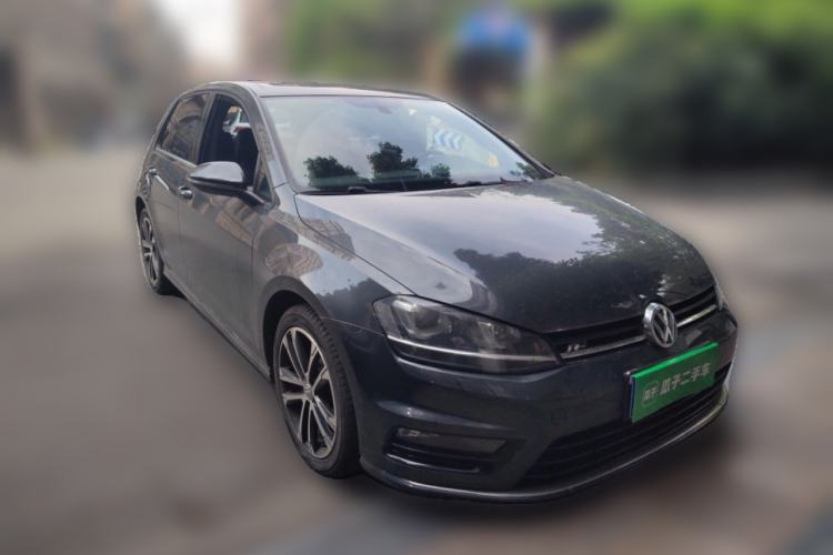 Used Volkswagen Golf 2016 1.4TSI Manual R-Line Front Right 45 Deg