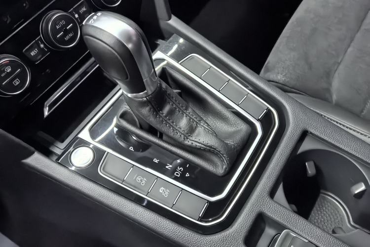 Used Volkswagen Magotan 2017 330TSI DSG Luxury Model
