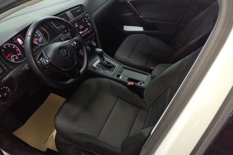 Used Volkswagen Golf 2019 1.8TSI Travel Edition Left Front Seat