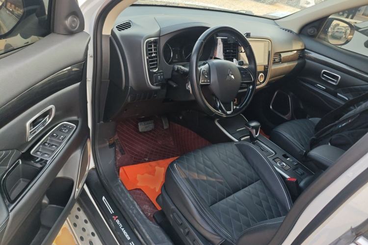 Used Mitsubishi Outlander 2020 2.4L 4x4 Zhi Xiang Edition 5 Seats