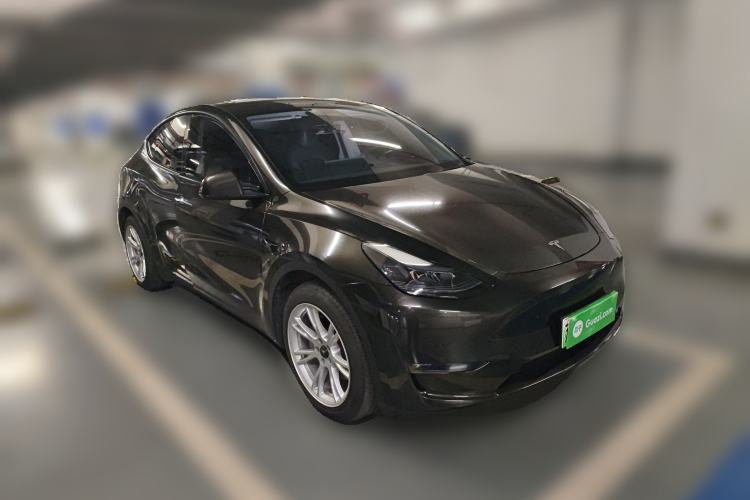 Used Tesla Model Y 2023 Long-Range All-Wheel-Drive Version
