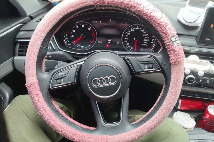 Used Audi A4L 2018 30th Anniversary Edition 40 TFSI Trendy Model Steering Wheel