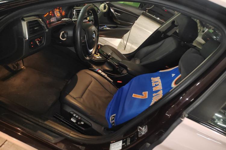 Used BMW 3 Series 2016 320Li Ambition Model
