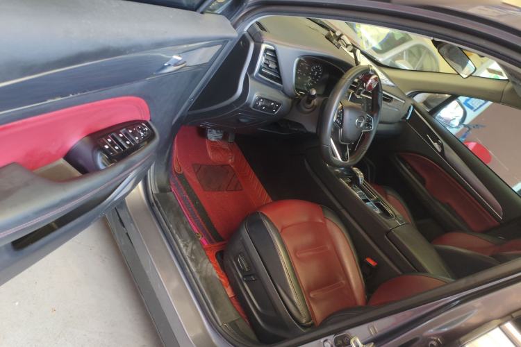 Used GAC Trumpchi GS4 PLUS 2022 270T Automatic Galaxy Edition Interior 3