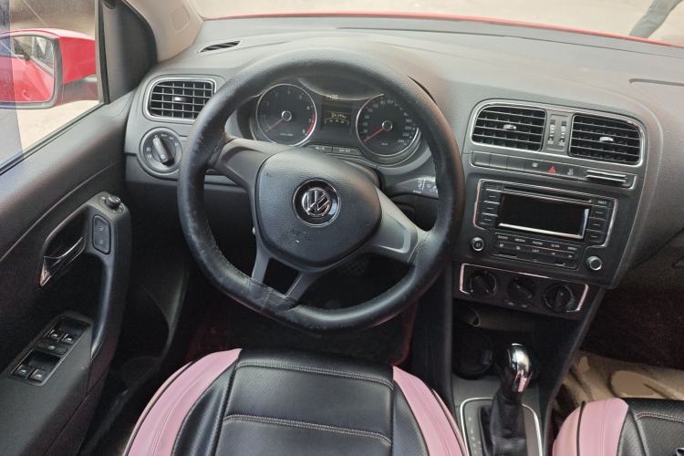 Used Volkswagen Polo 2014 1.4L Automatic Comfort Edition Steering Wheel