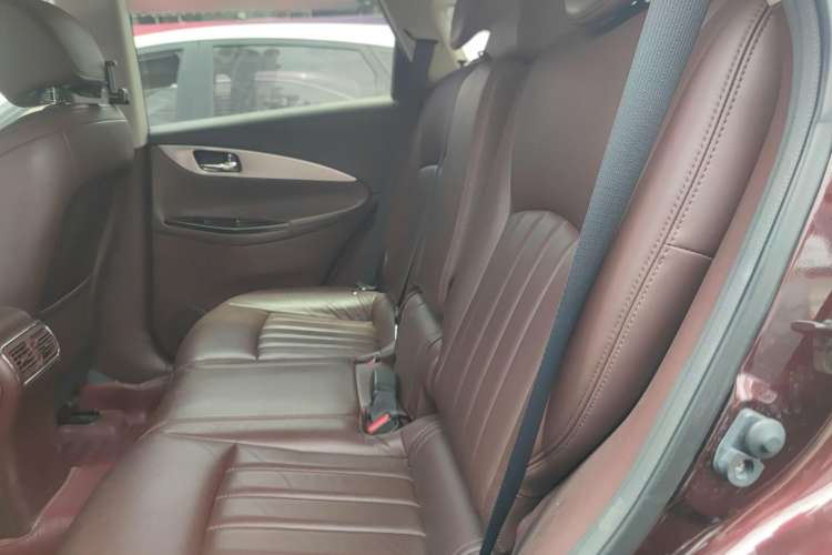 Used Infiniti QX50 2013 2.5L Two-Wheel-Drive Elegant Edition
