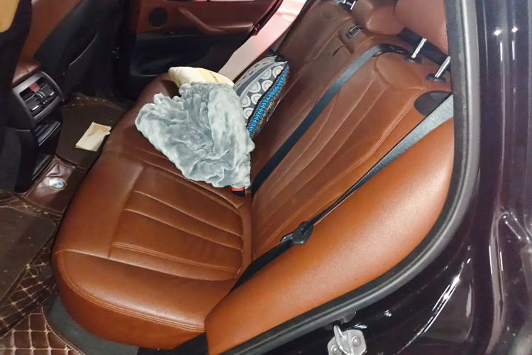 Used BMW X5  Left Rear Seat