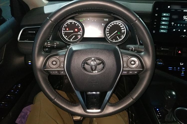 Used Toyota Camry 2021 2.0G Luxury Edition Steering Wheel