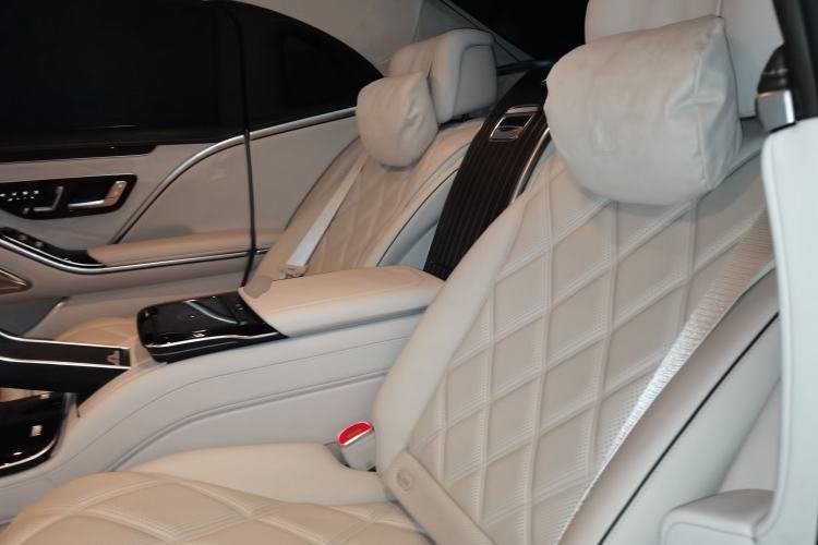 Used Mercedes-Benz Maybach S-Class 2022 S 680 4MATIC Left Rear Seat