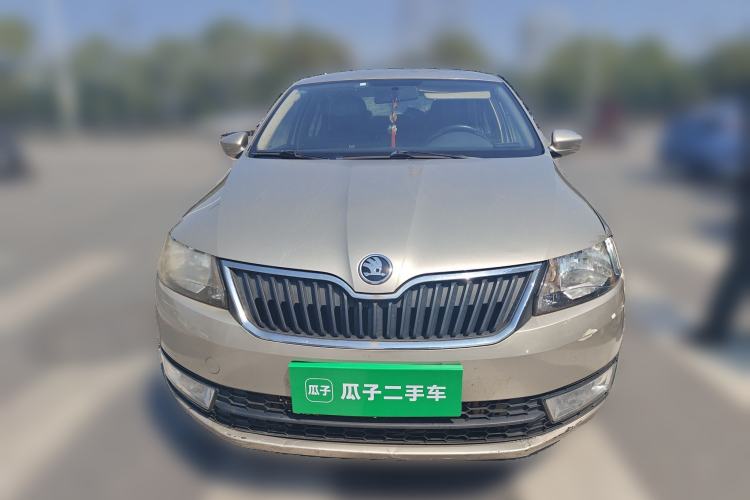 Used Skoda Rapid 2013 1.6L Manual Smart Selection Model