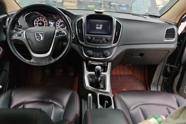 Used Baojun 560 2015 1.8L manual luxury version