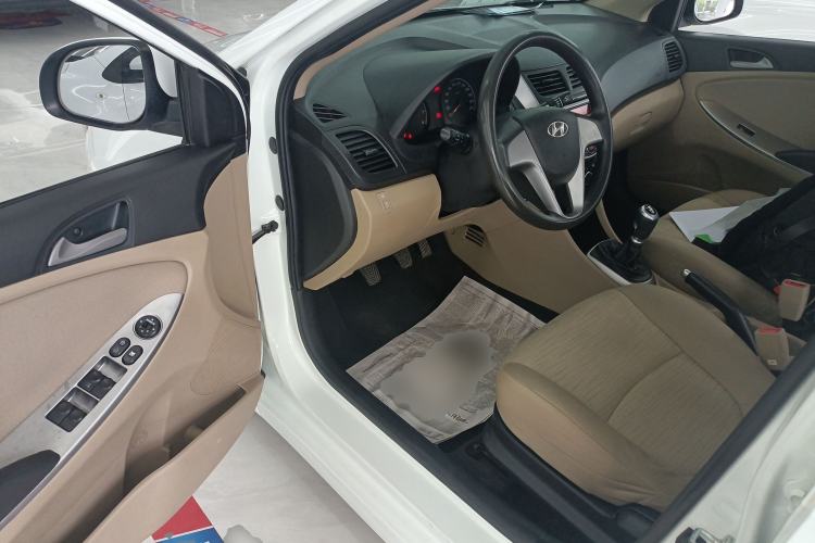 Used Hyundai Verna (older generation) 2014 1.4L Manual Smart GLS Trim
