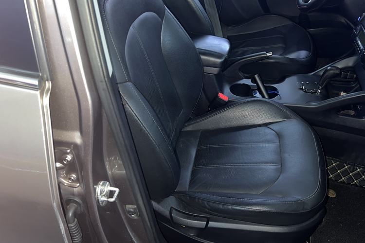 Used Hyundai ix35 2015 2.0L Automatic 2WD Smart Type China IV