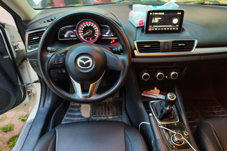 Used Mazda 3 Axela 2014 Sedan 1.5L Manual Comfort Model