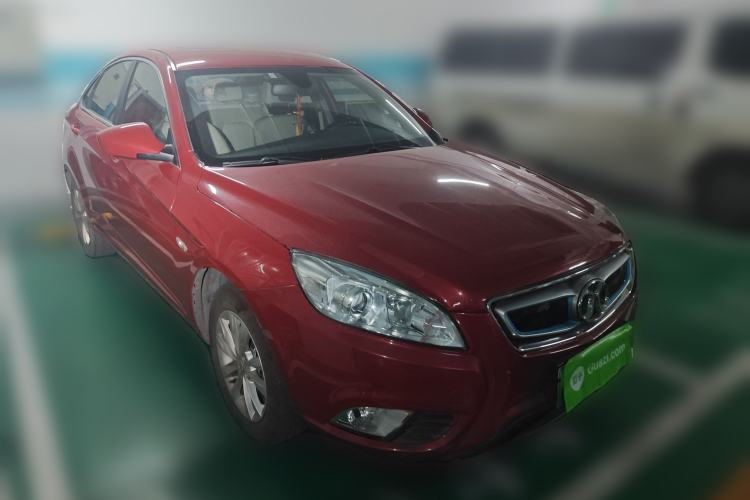 Used BAIC New Energy EU 2016 EU260 Enjoy Edition Front Right 45 Deg