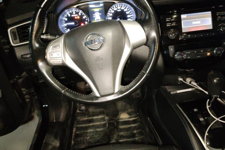 Used Nissan X-Trail 2014 2.0L CVT Comfort Edition 2WD Steering Wheel