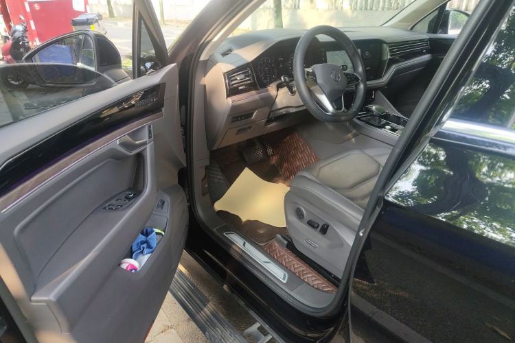 Used Volkswagen Touareg 2021 3.0 TSI Prestige Edition Classic Sport Package Driver Seat