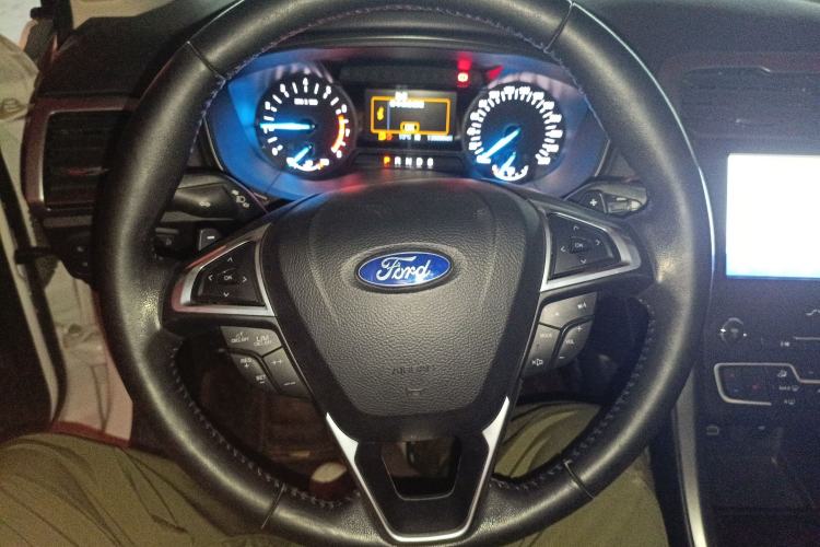 Used Ford Mondeo 2017 Restyled EcoBoost 200 Fashion Edition Steering Wheel