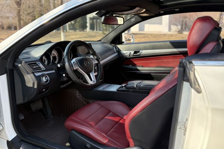 Used Mercedes-Benz E-Class 2014 E 200 Coupe Interior 2