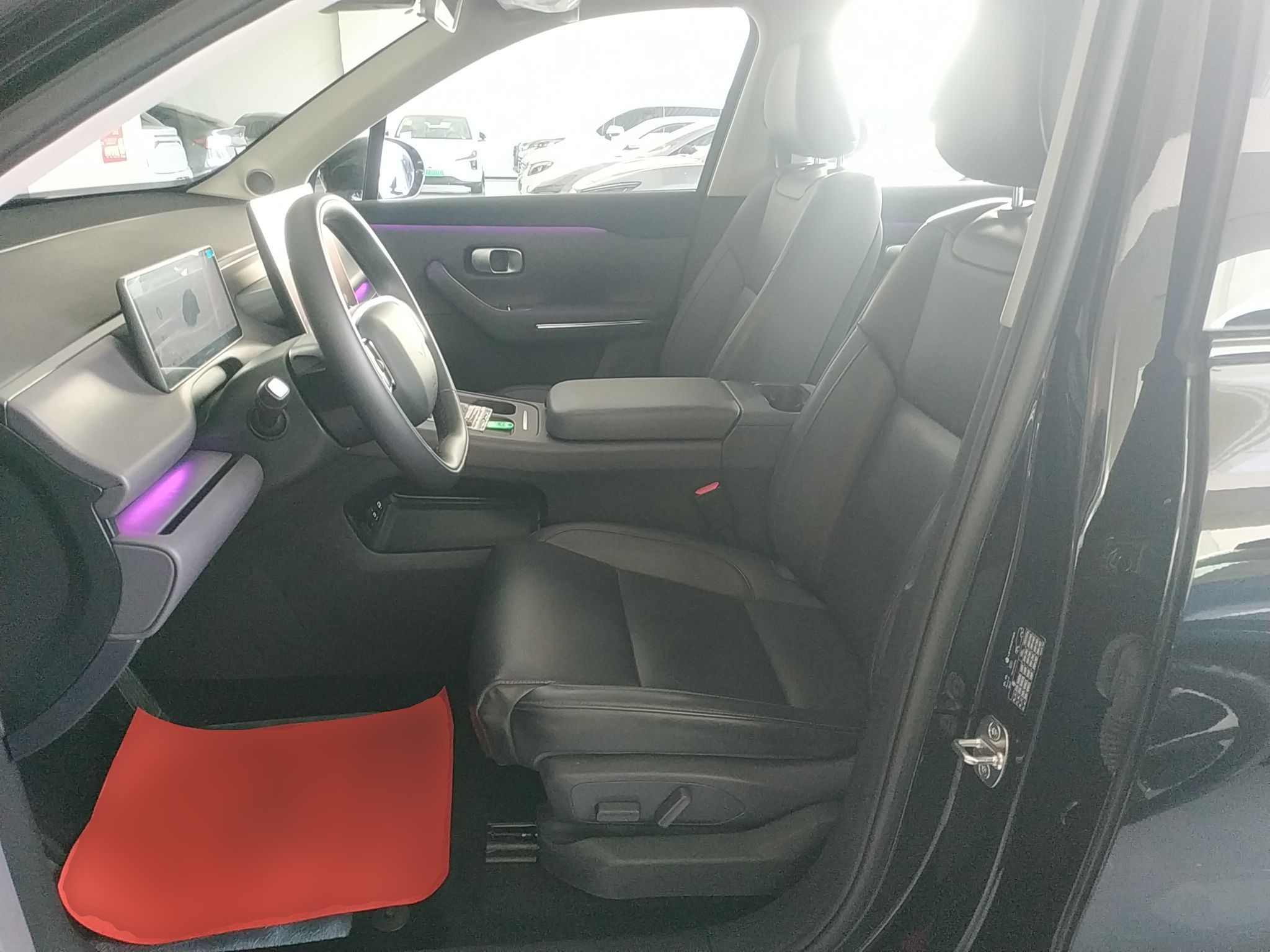 المقاعد الأمامية داخل السيارة