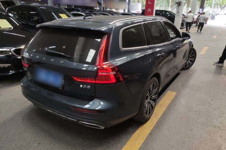 Used Volvo V60 2022 B5 Zhiyuan Luxury Edition Rear Right 45 Deg
