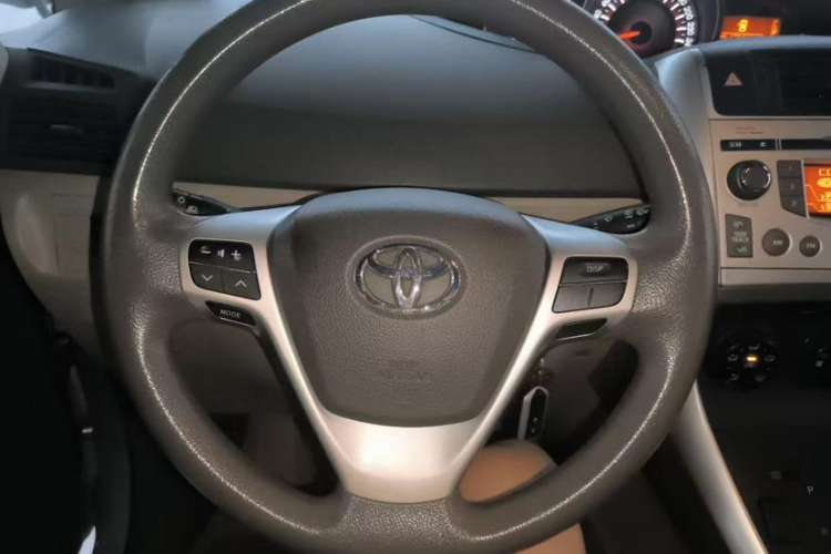 Used Toyota Verso 2015 180E CVT Crossover Edition