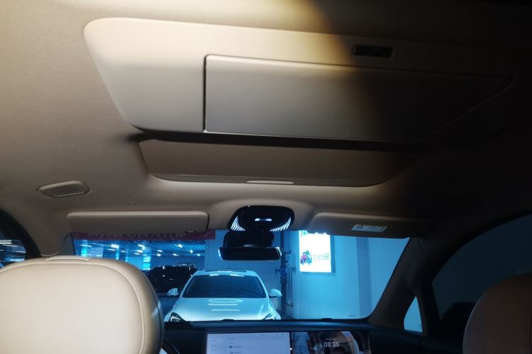 Used VOYAH Dream 2025 PHEV Four-Wheel Drive Prestige Kunpeng Edition
