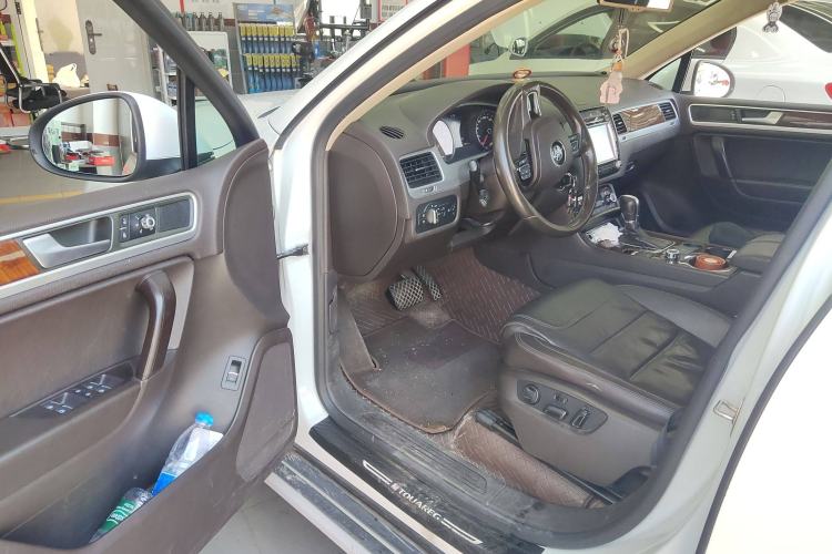 Used Volkswagen Touareg 2011 3.0 TSI Standard Version
