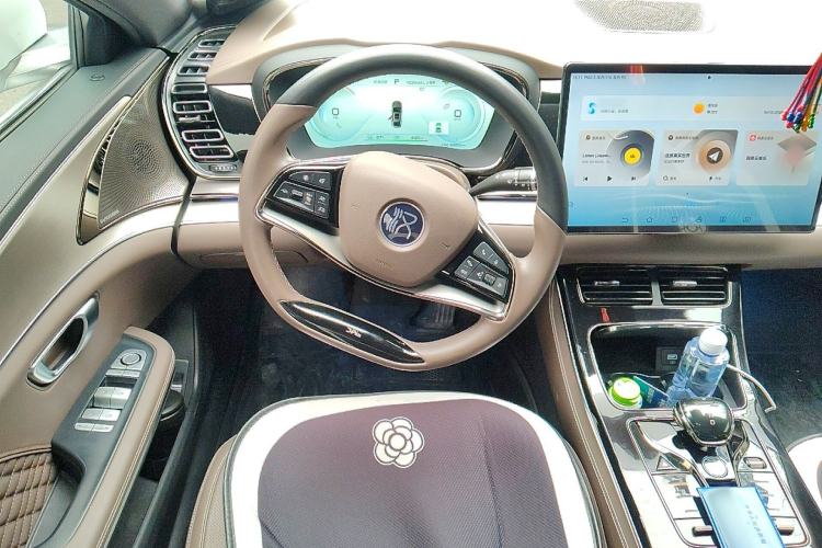 Used BYD Han 2023 EV Champion Edition 605KM Front-Drive Premium Model
