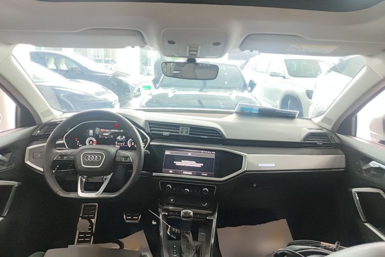 Used Audi Q3 2022 40 TFSI Fashion Dynamic Model
