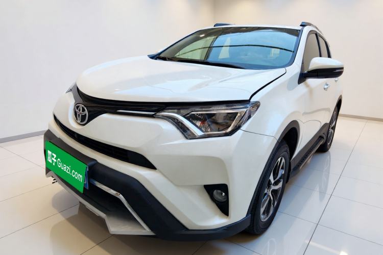Used Toyota RAV4 2019 2.0L CVT Two-Wheel Drive Luxury Version China VI Standard Guazi used car, China used car export, Used car for sale, Used cars, Cheapest cars for sale