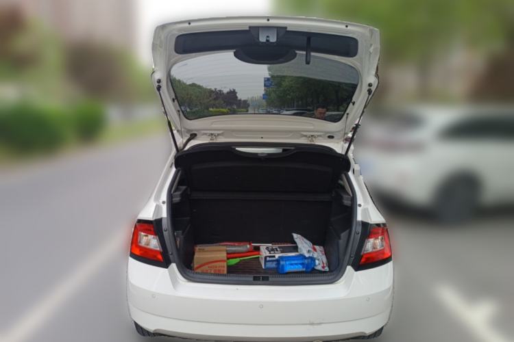 Used Skoda Fabia 2017 1.4L Automatic Car Enjoy Edition
