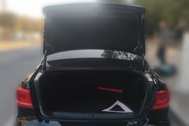 Used Volkswagen Magotan 2015 1.8TSI Luxury Model Trunk