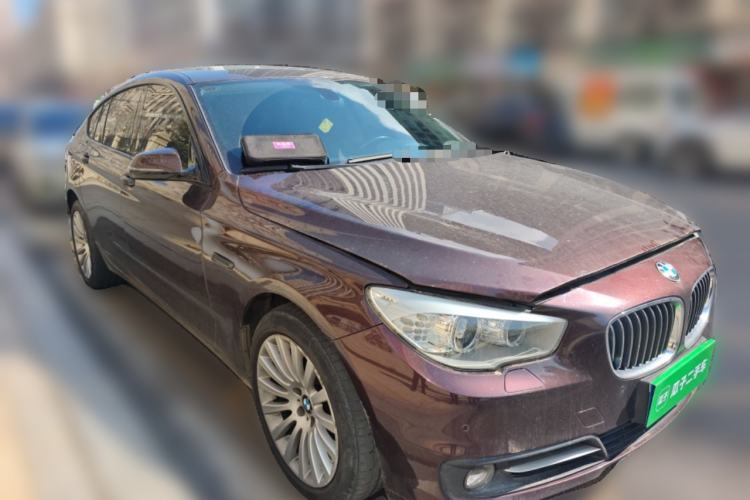 Used BMW 5 Series GT 2015 535i Leading Model Front Right 45 Deg