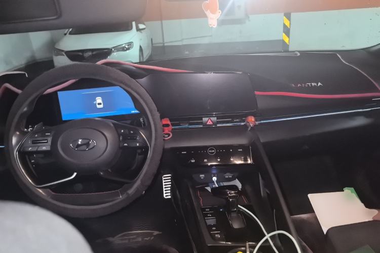 Used Hyundai Elantra 2021 240TGDi DCT TOP Flagship Edition Center Console