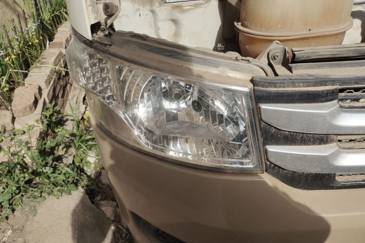 Used Foton Scenic G7 2017 2.0L Short-Wheelbase Commercial Van Flat Roof 2 Seats 4Q20M Right Front Headlight