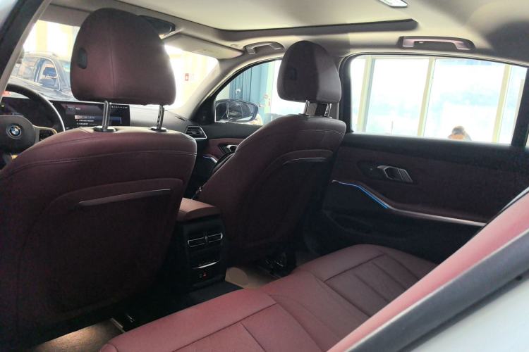 Used BMW i3 2023 eDrive 40 L Midnight Sports Package
