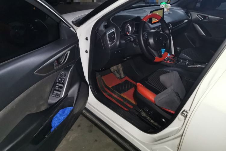 Ojetý Mazda CX-4 2016 2.0L Automatic 2WD Blue Sky Dynamic Edition